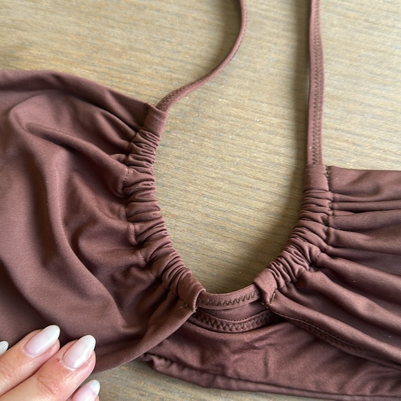 SKIMS Recycled Swim Cut Out Ruched Halter Triangle Top in M COCOA NWT - Picture 5 of 8